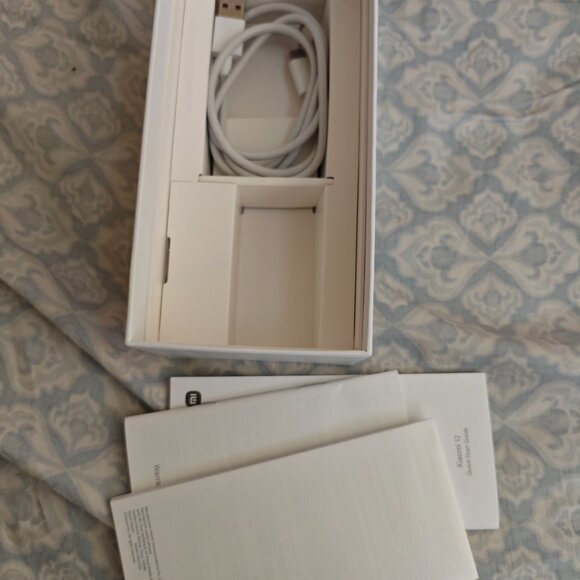 xiaomi mi 12 in purple used for a couple of months, updated to android 14 - Picture 4 of 5